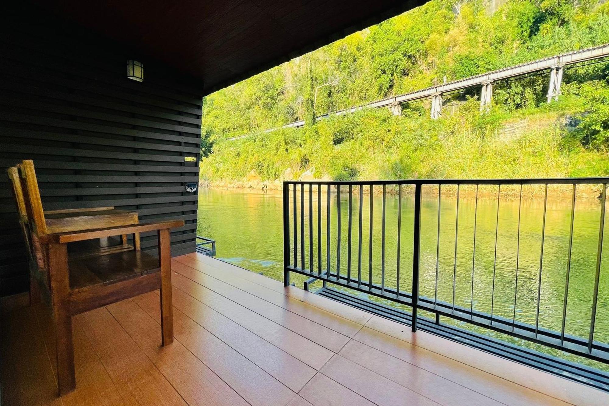 Baan Rim Kwai Paerimnam Resort Kanchanaburi Bagian luar foto