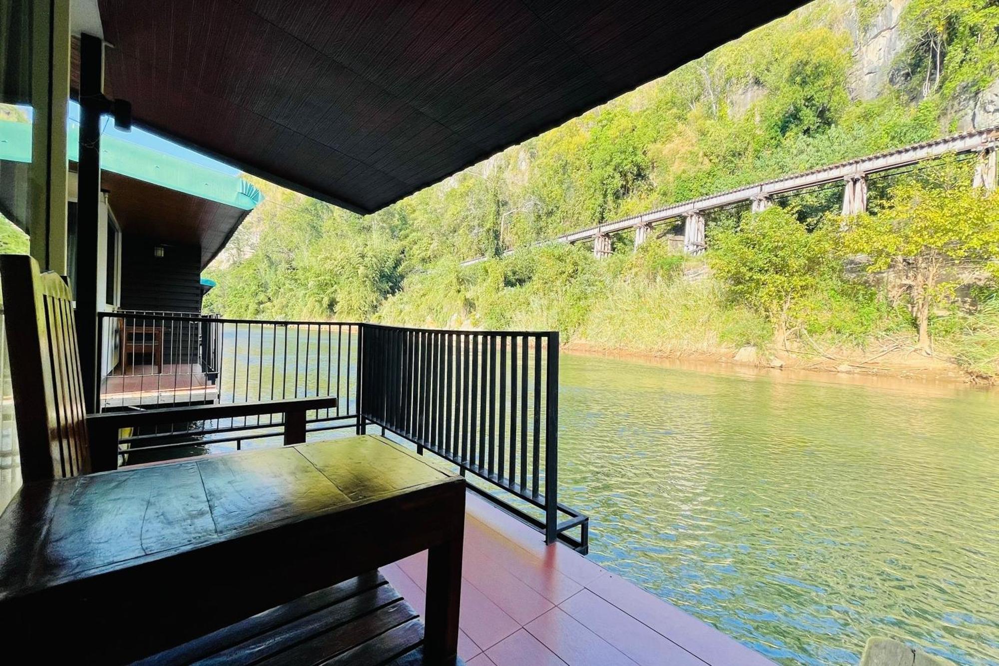 Baan Rim Kwai Paerimnam Resort Kanchanaburi Bagian luar foto