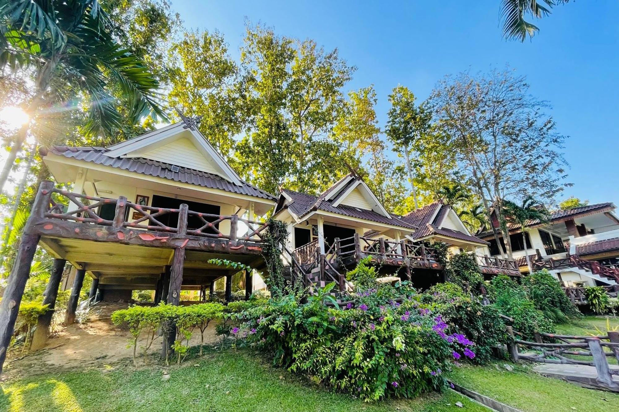 Baan Rim Kwai Paerimnam Resort Kanchanaburi Bagian luar foto