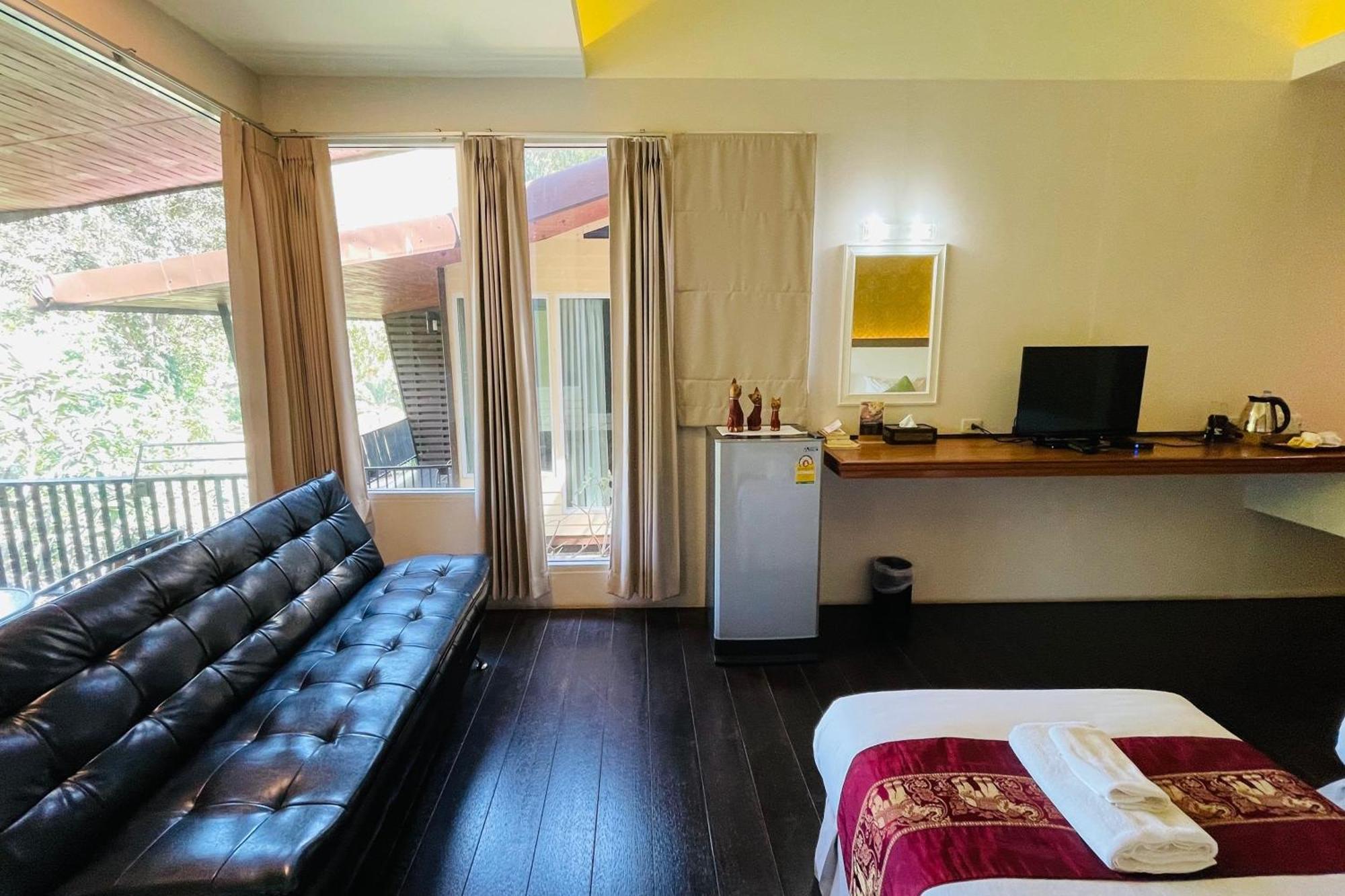 Baan Rim Kwai Paerimnam Resort Kanchanaburi Bagian luar foto