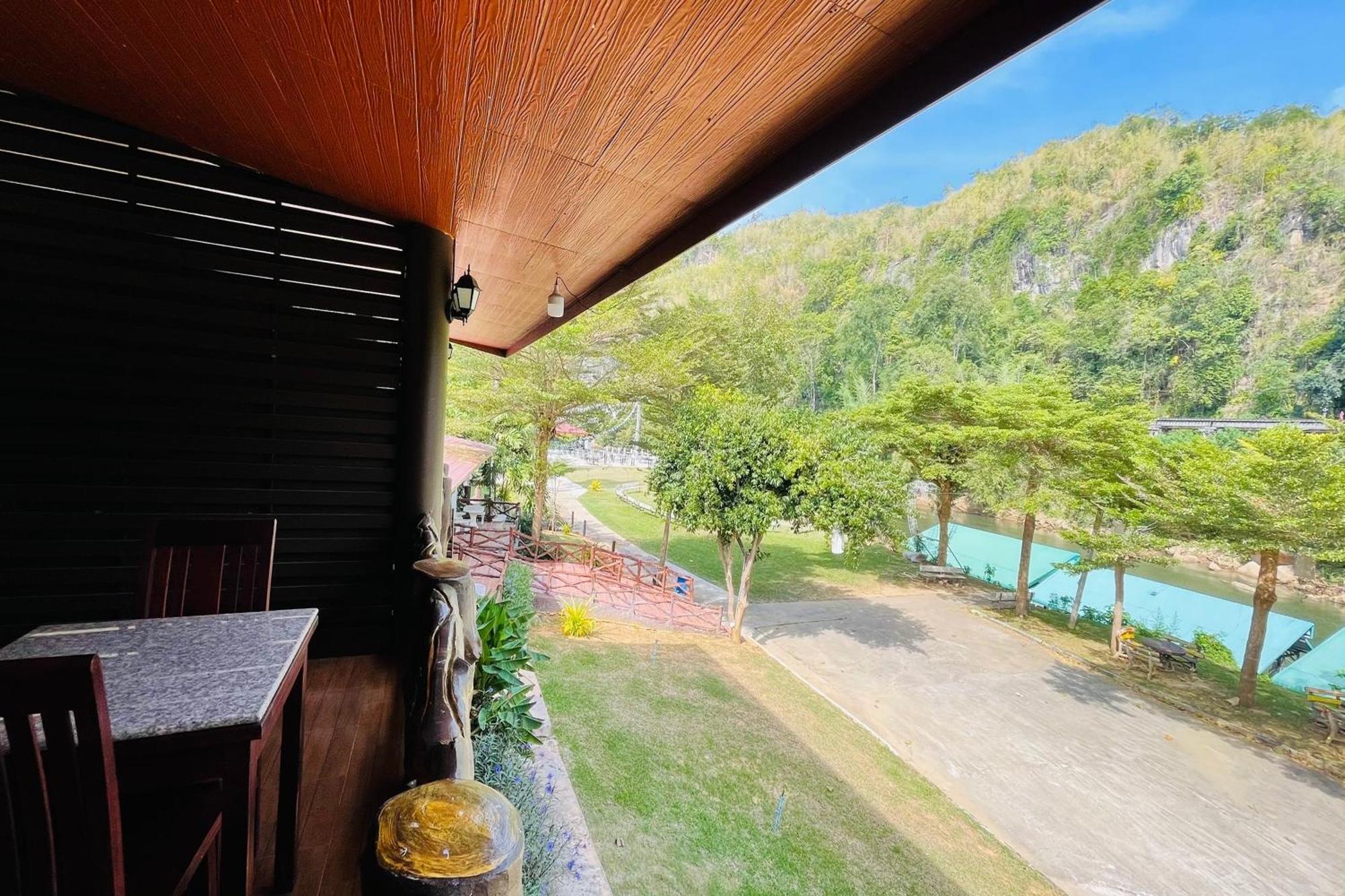 Baan Rim Kwai Paerimnam Resort Kanchanaburi Bagian luar foto