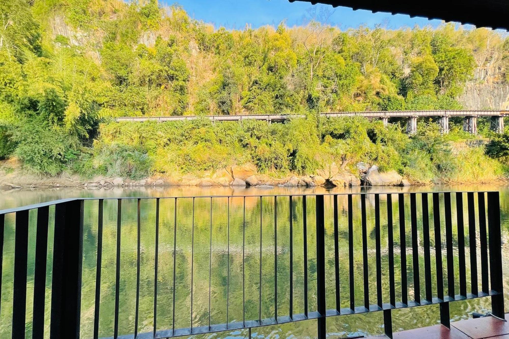 Baan Rim Kwai Paerimnam Resort Kanchanaburi Bagian luar foto