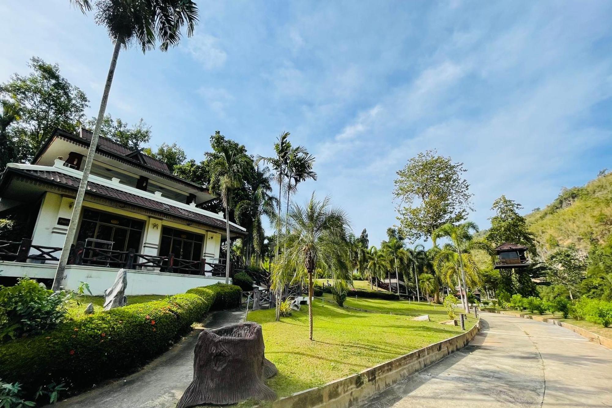 Baan Rim Kwai Paerimnam Resort Kanchanaburi Bagian luar foto