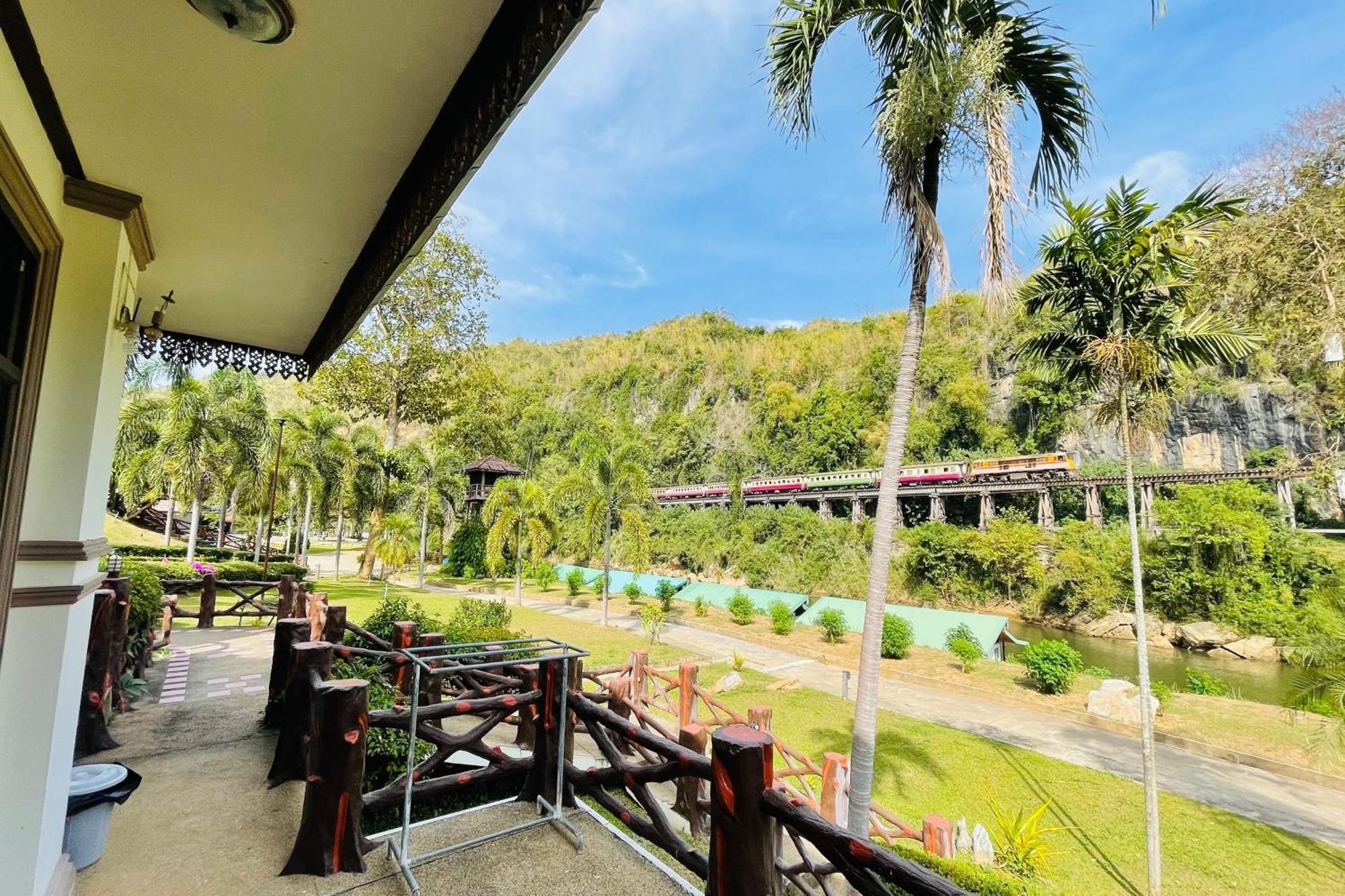 Baan Rim Kwai Paerimnam Resort Kanchanaburi Bagian luar foto
