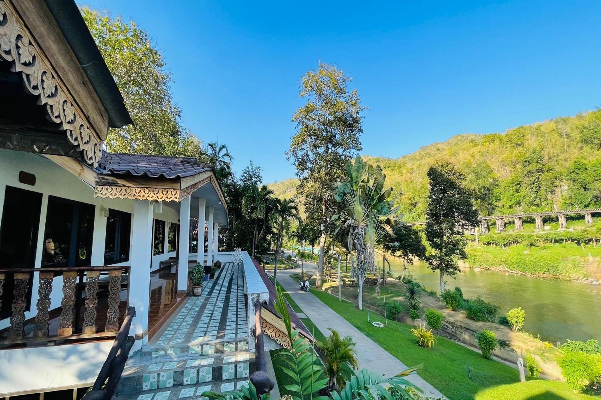Baan Rim Kwai Paerimnam Resort Kanchanaburi Bagian luar foto