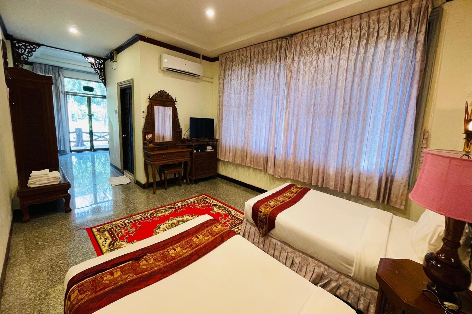 Baan Rim Kwai Paerimnam Resort Kanchanaburi Bagian luar foto