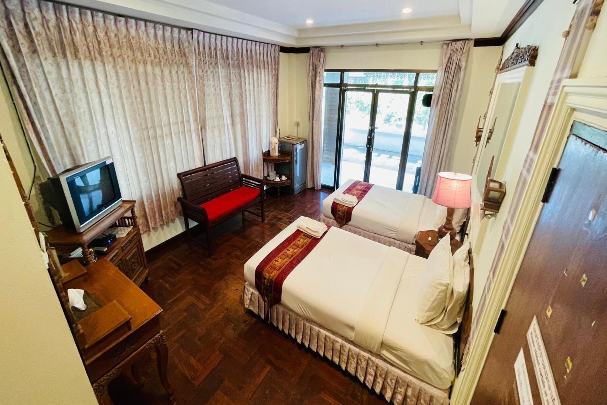 Baan Rim Kwai Paerimnam Resort Kanchanaburi Bagian luar foto
